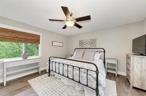 12915 7th Avenue NE Bradenton FL 34212