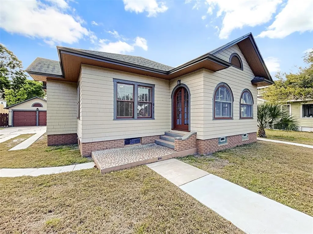 917 N Oleander Avenue Daytona Beach FL 32118
