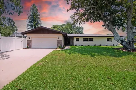 2760 Rosery Road NE Largo FL 33771