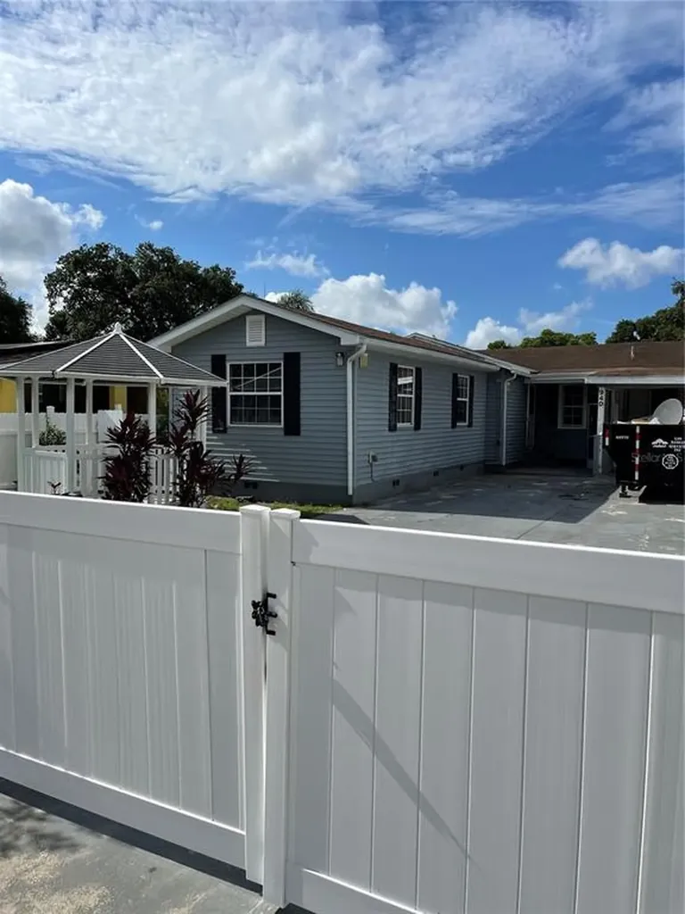 940 Locust Avenue Orlando FL 32809