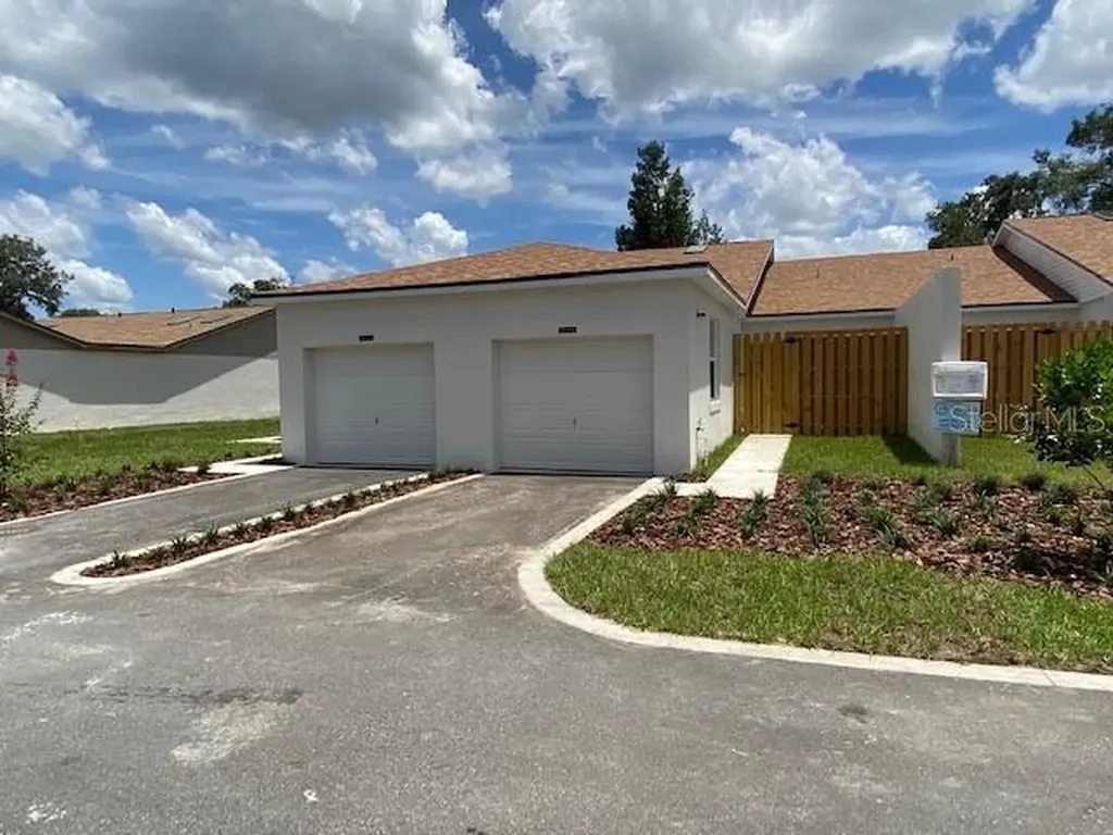 1415 Oak Place Apopka FL 32712