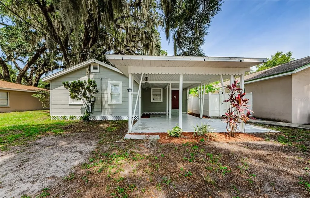 1202 N Ferrell Street Plant City FL 33563