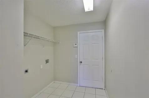 7413 Dragon Fly Loop Gibsonton FL 33534