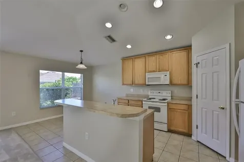 7413 Dragon Fly Loop Gibsonton FL 33534