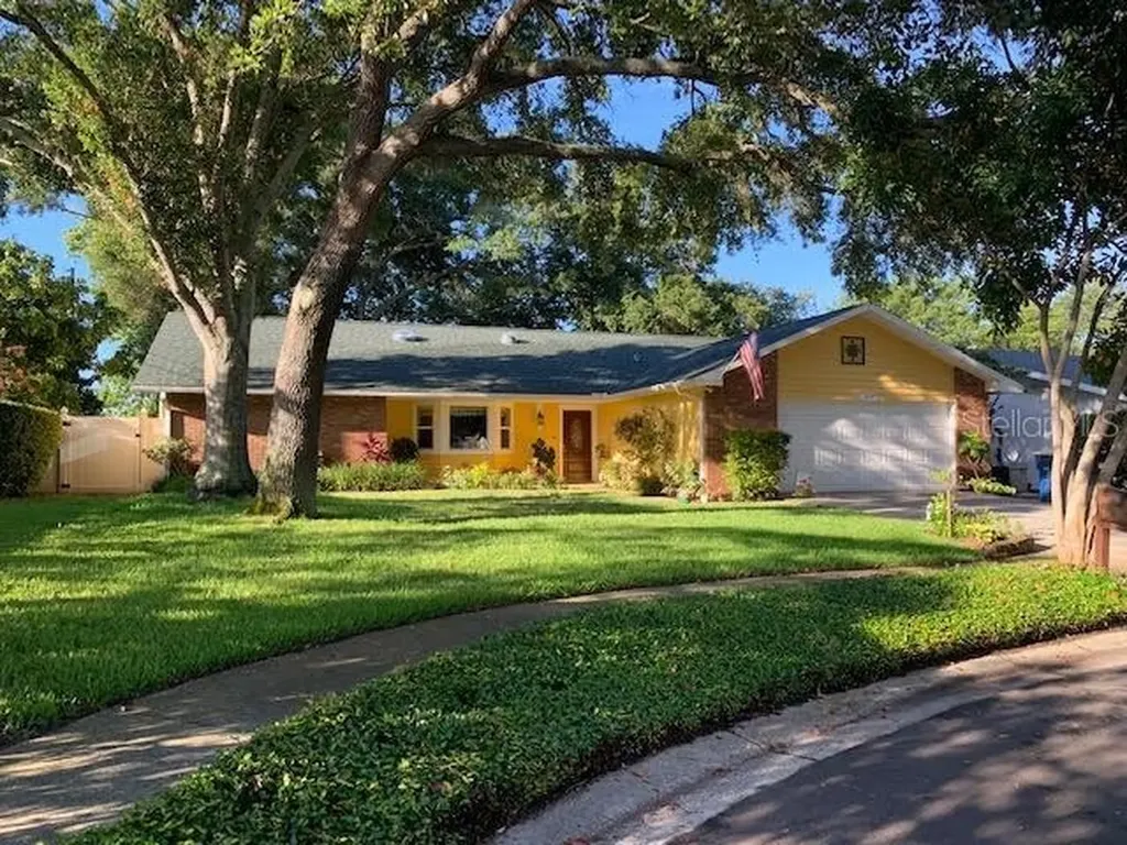 1697 Pine Place Clearwater FL 33755