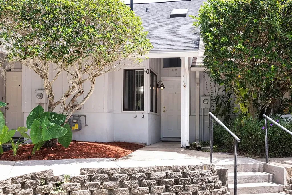 101 N Hill Avenue Deland FL 32724