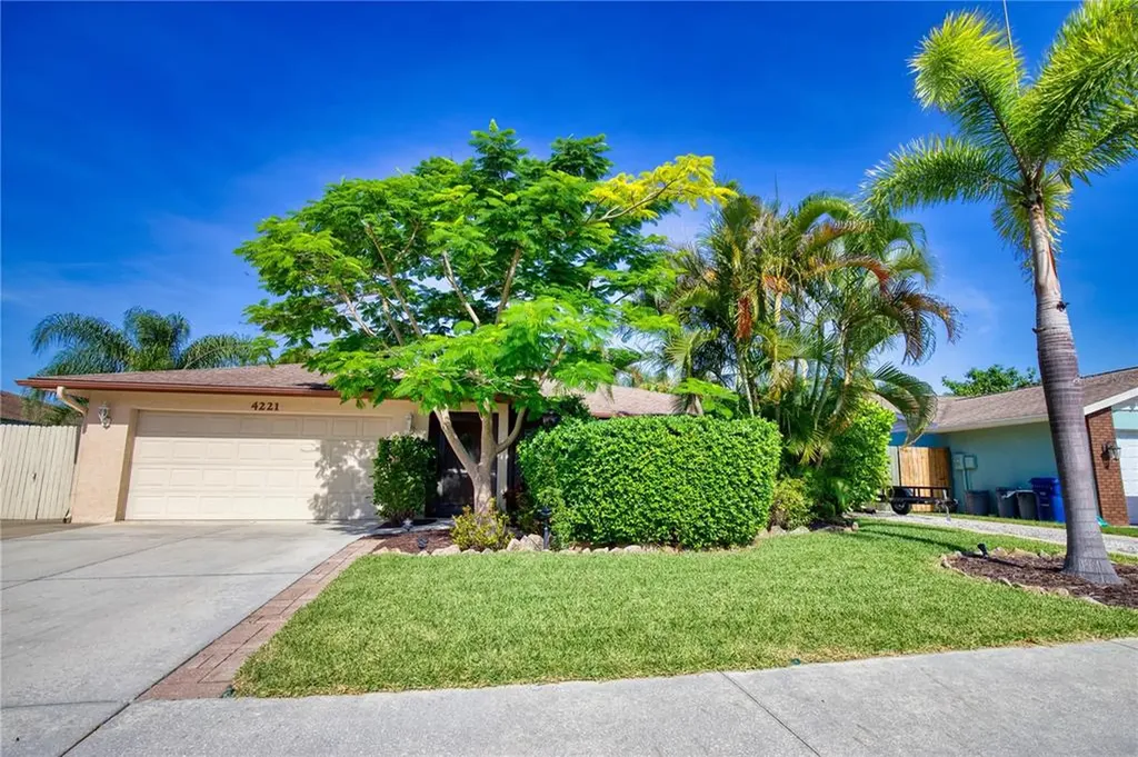 4221 Lancaster Drive Sarasota FL 34241