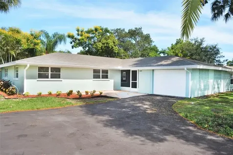 5105 W Country Club Drive Sarasota FL 34243