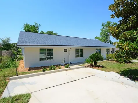 510 E 1st Avenue Mount Dora FL 32757