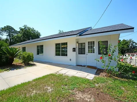 510 E 1st Avenue Mount Dora FL 32757