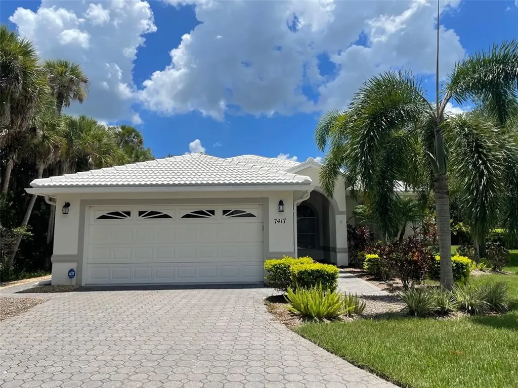 7417 Fairlinks Court N Sarasota FL 34243