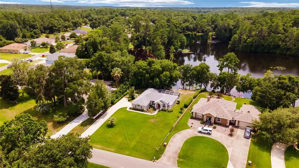 11942 N Bluff Cove Path Dunnellon FL 34434