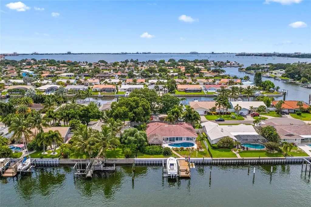 4360 39th Street S St Petersburg FL 33711