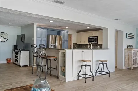 4360 39th Street S St Petersburg FL 33711