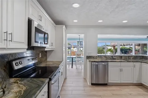 4360 39th Street S St Petersburg FL 33711