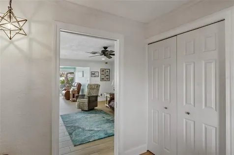 4360 39th Street S St Petersburg FL 33711