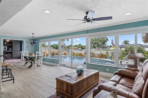 4360 39th Street S St Petersburg FL 33711