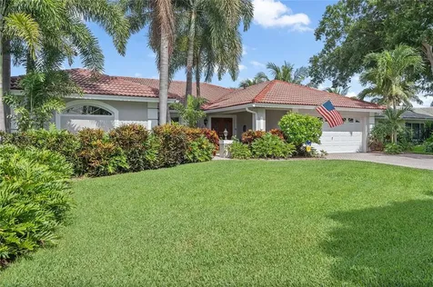 4360 39th Street S St Petersburg FL 33711