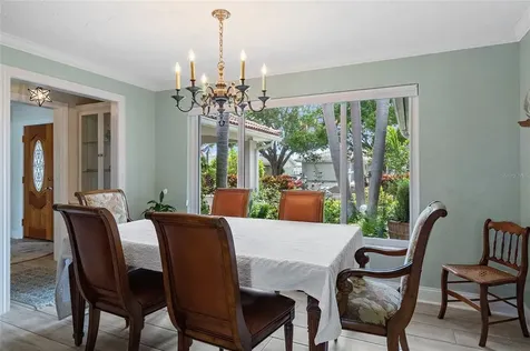 4360 39th Street S St Petersburg FL 33711