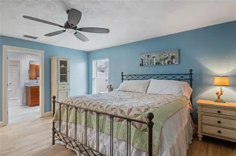4360 39th Street S St Petersburg FL 33711