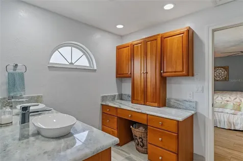 4360 39th Street S St Petersburg FL 33711