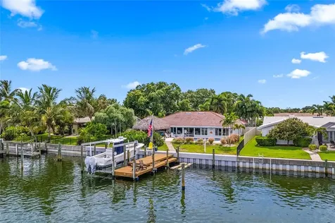 4360 39th Street S St Petersburg FL 33711