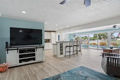 4360 39th Street S St Petersburg FL 33711