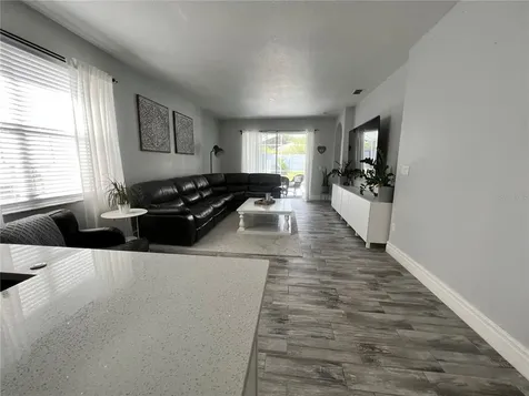 910 Oxford Drive Davenport FL 33897