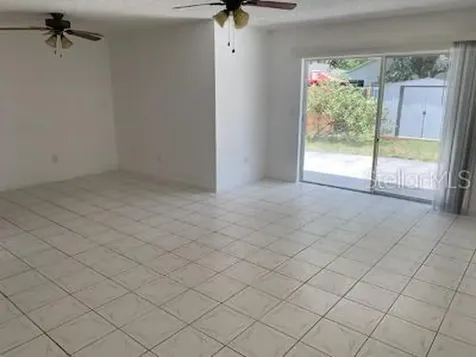 2401 N End Street Orlando FL 32837