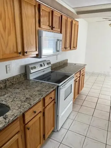 2401 N End Street Orlando FL 32837