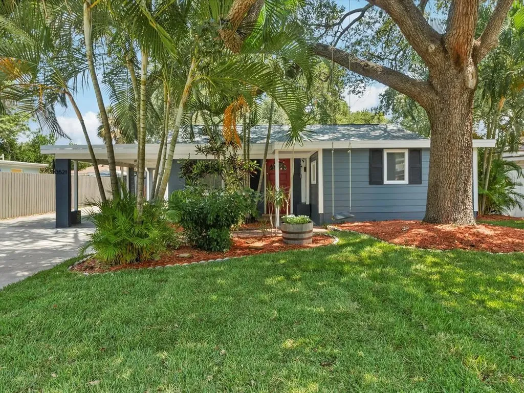 3521 W Paul Avenue Tampa FL 33611