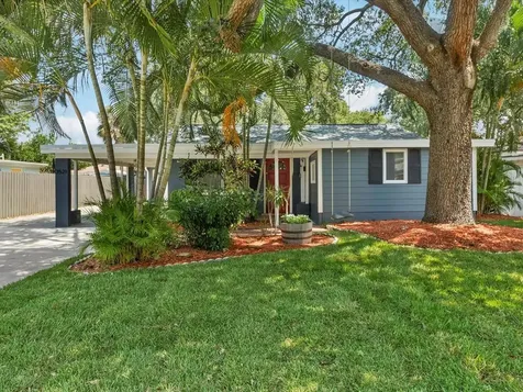 3521 W Paul Avenue Tampa FL 33611