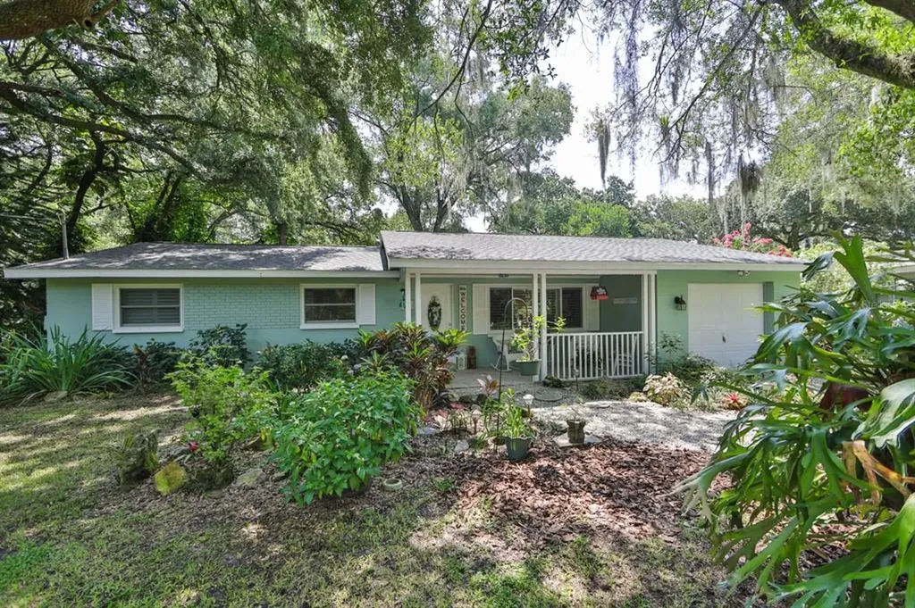 13813 N Edison Avenue Tampa FL 33613