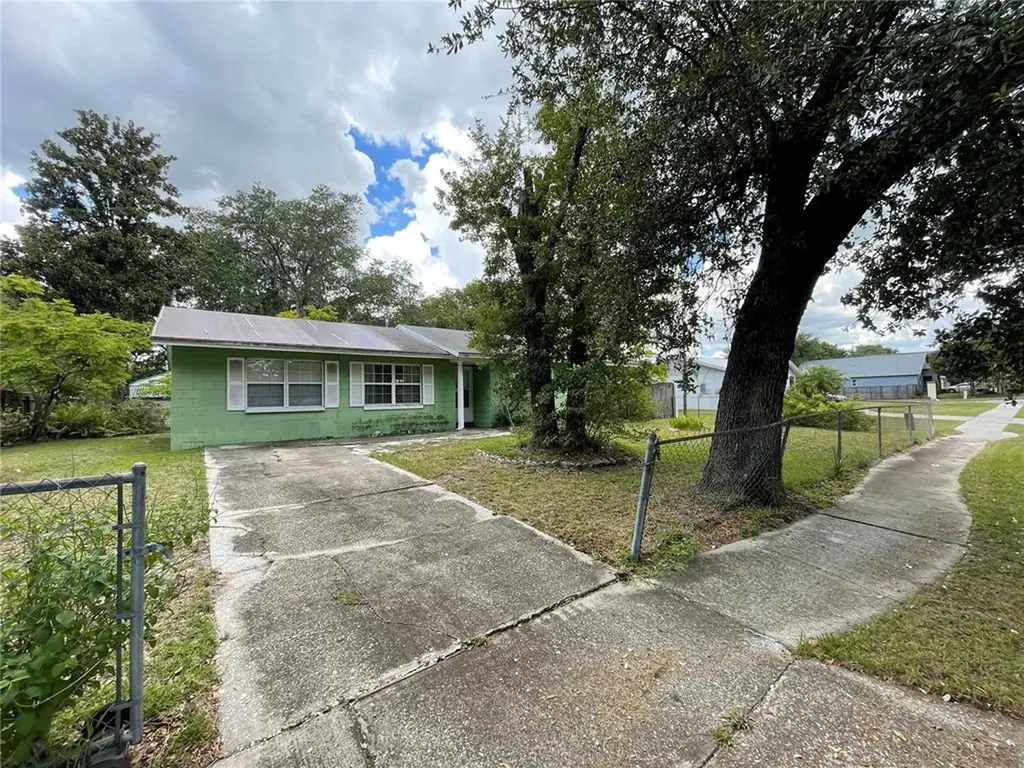 1503 Essex Drive Plant City FL 33563