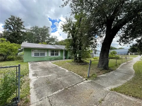 1503 Essex Drive Plant City FL 33563