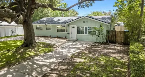 1235 Farragut Drive N St Petersburg FL 33710