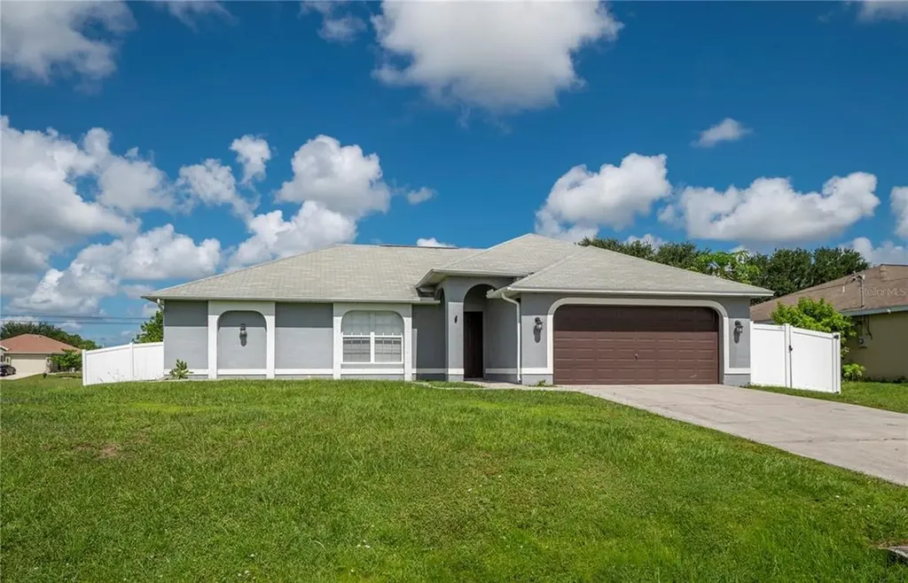 1410 NE 7th Place Cape Coral FL 33909