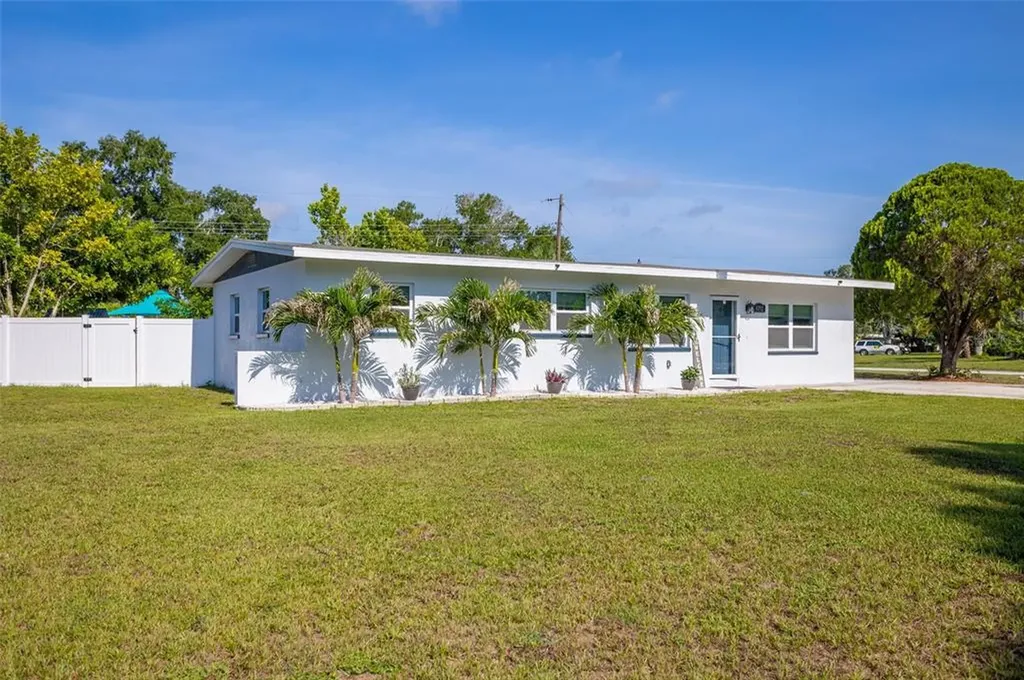 8792 Quail Road Seminole FL 33777