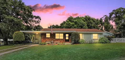 800 Hickory Avenue Leesburg FL 34748