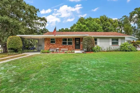 800 Hickory Avenue Leesburg FL 34748