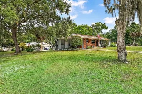 800 Hickory Avenue Leesburg FL 34748