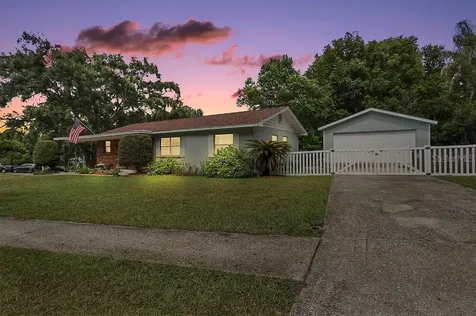 800 Hickory Avenue Leesburg FL 34748