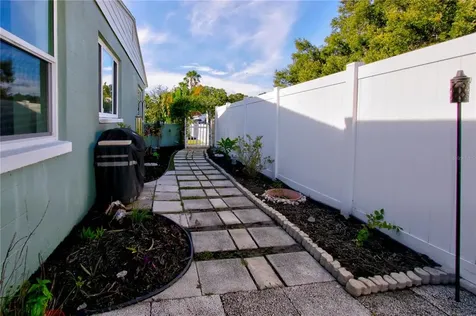 6216 Burlington Avenue N St Petersburg FL 33710