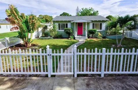 6216 Burlington Avenue N St Petersburg FL 33710