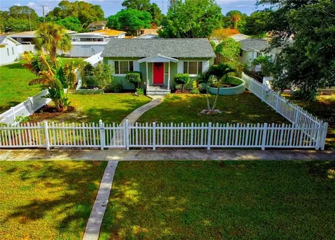 6216 Burlington Avenue N St Petersburg FL 33710