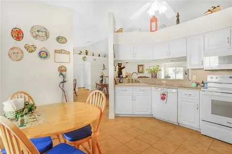 6890 SE 103rd Street Belleview FL 34420