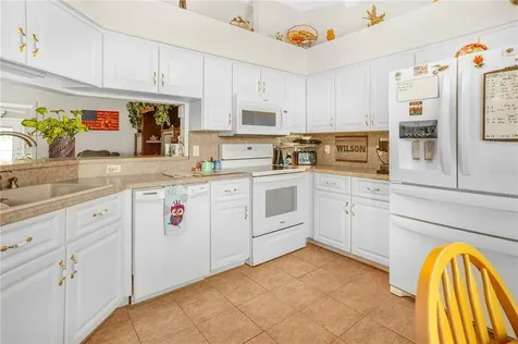 6890 SE 103rd Street Belleview FL 34420