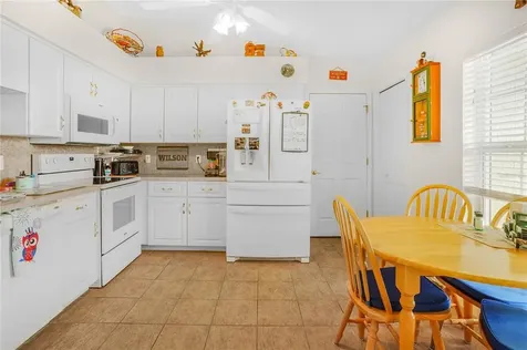 6890 SE 103rd Street Belleview FL 34420
