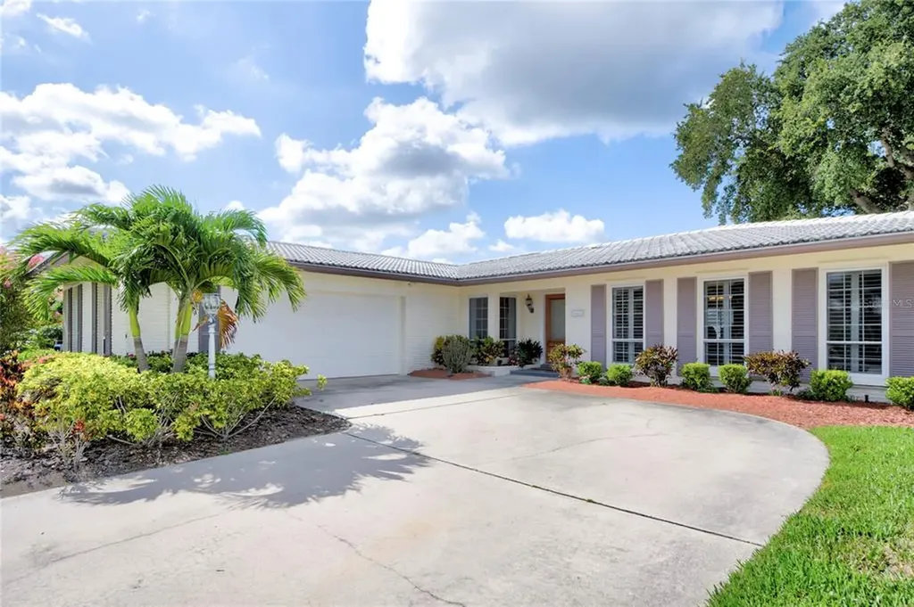 14294 Neptune Road Seminole FL 33776