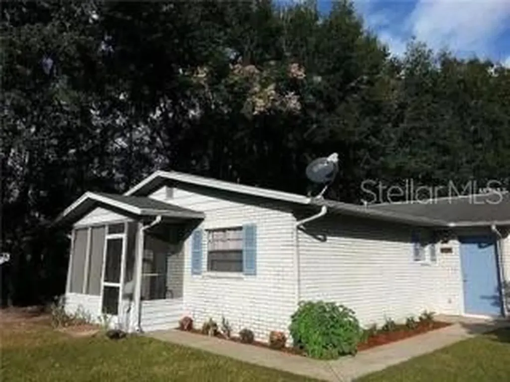 4916 16th Street Zephyrhills FL 33542